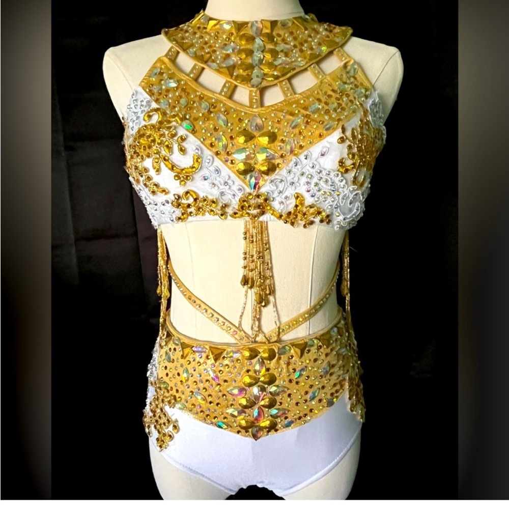 Glamour Costume Size Adult Large
Purchased EUC but it was too big.